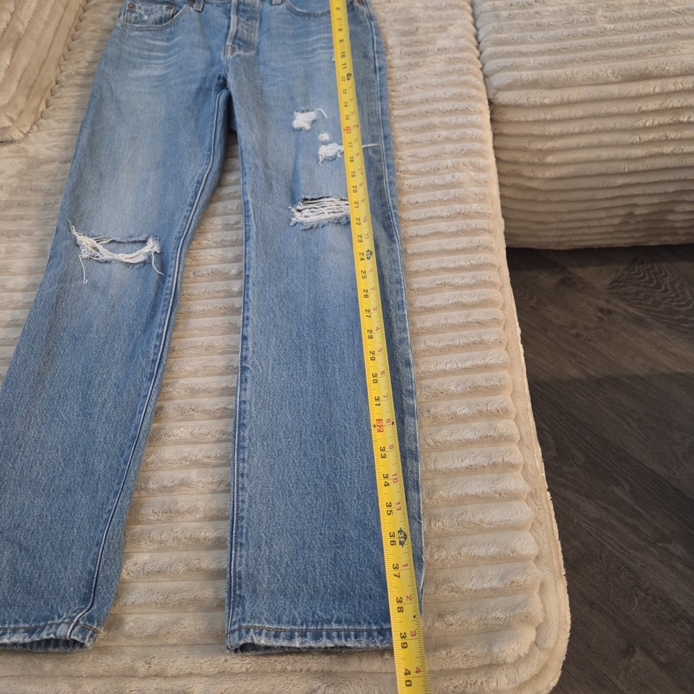 Levi's 501 Original Fit Jeans Womens W27 L30 Light Wash Distressed Ripped Denim - Picture 6 of 14